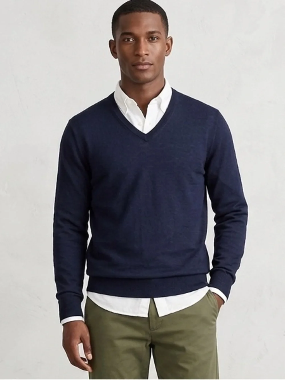 J. Crew Men's V-Neck Sweater in Navy size small